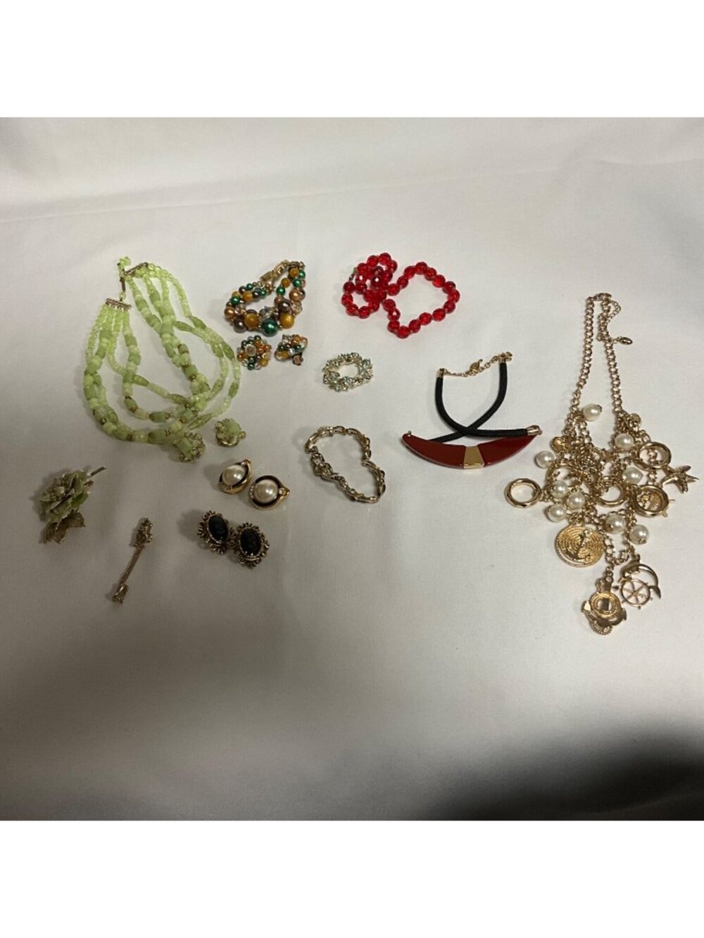 Vintage Retro Wearable Costume Jewelry Lot Necklaces Bracelet Earrings Pins